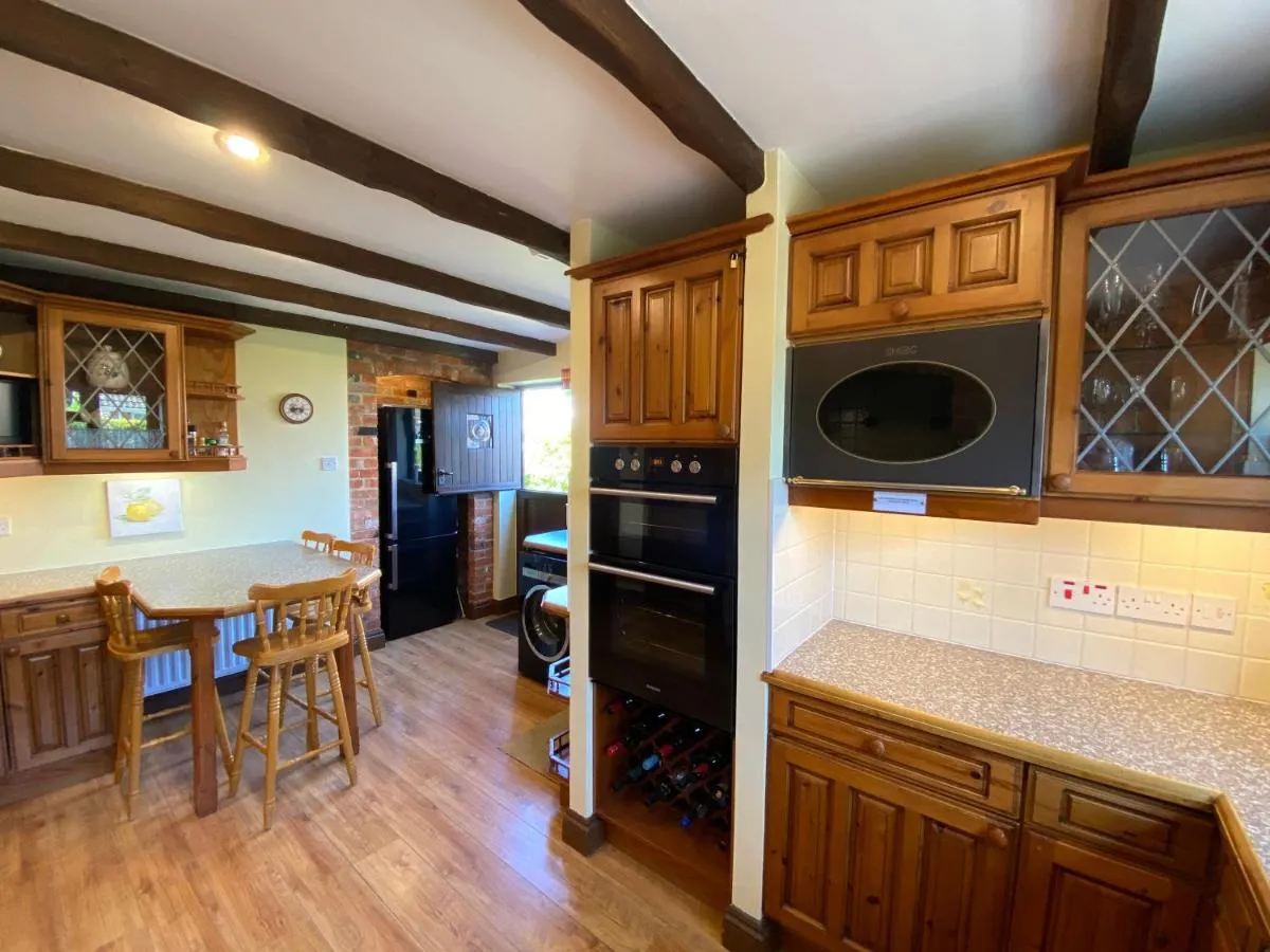 Image 3 of Stunning Rustic Home, New Forest National Park