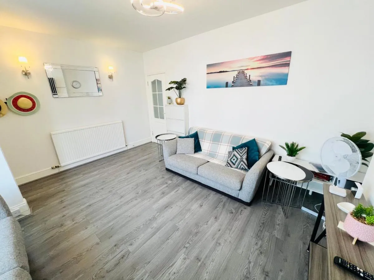 Image 3 of Sunrise Bay 3 Bedroom House AR20 Sandown Isle of Wight