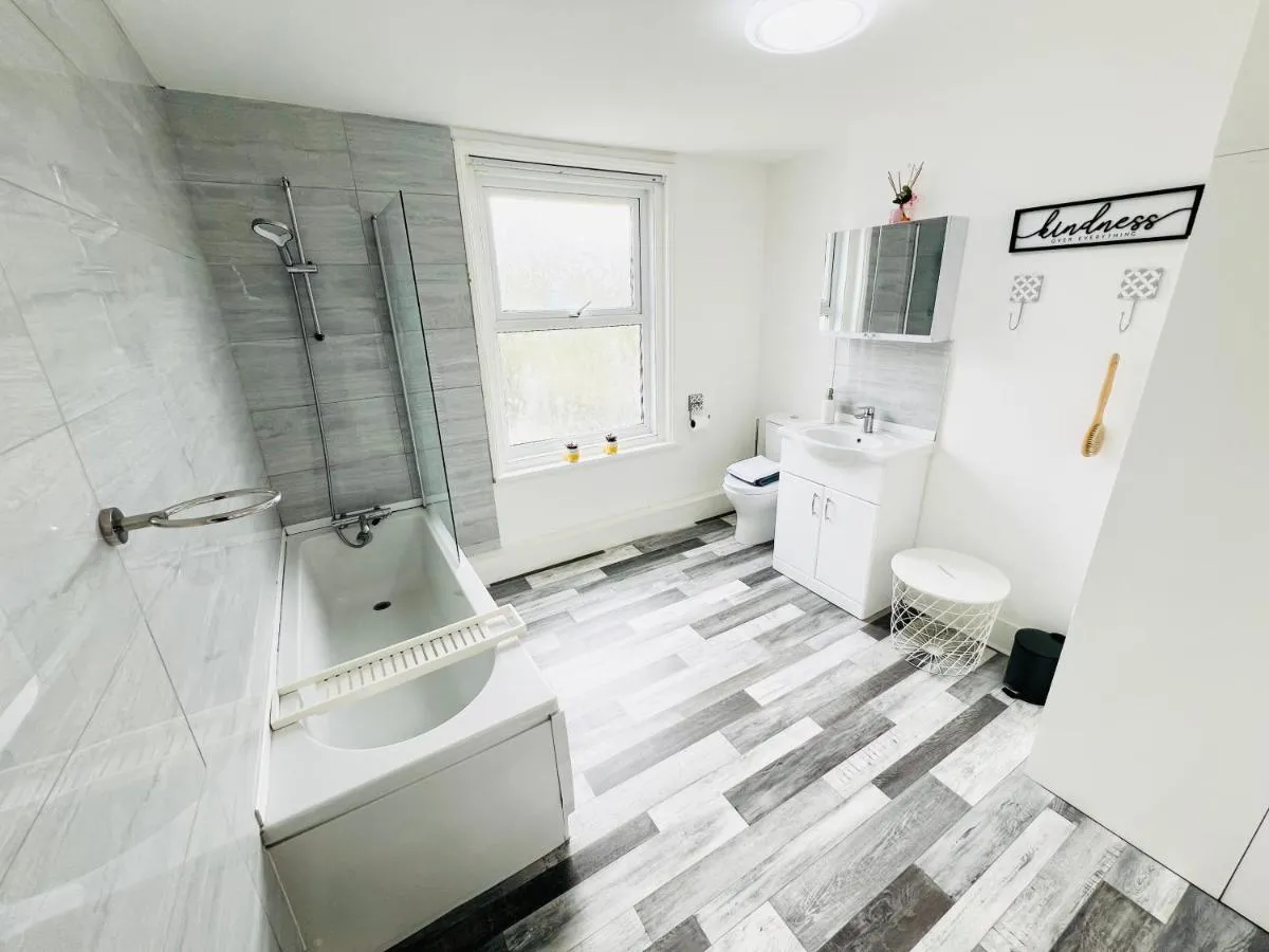 Image 2 of Sunrise Bay 3 Bedroom House AR20 Sandown Isle of Wight