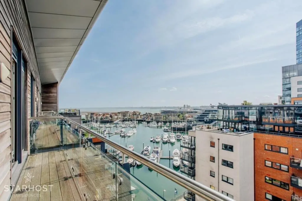 Image 4 of Super 2 Bedroom Ocean Village Apt with Marina View