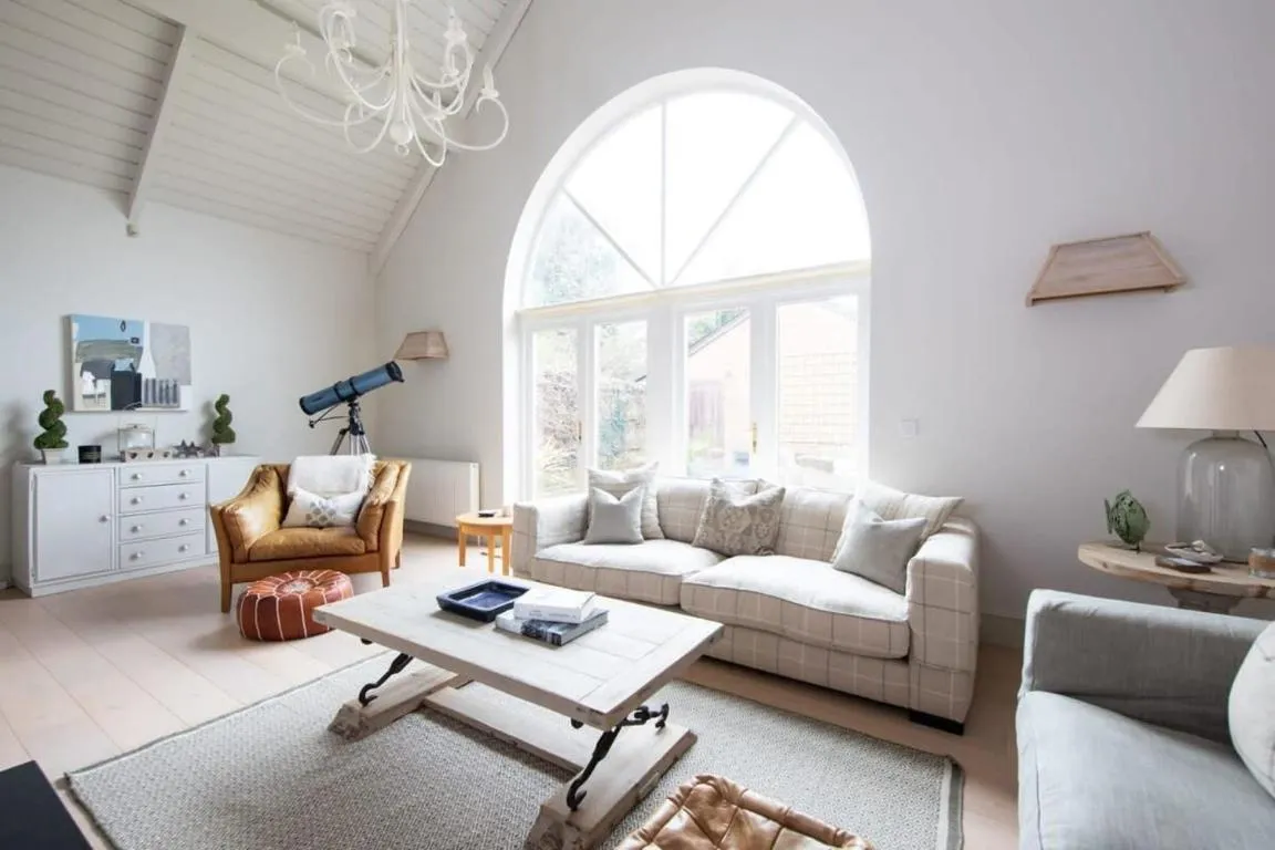 Image of Superior house for 6 near beach w parking garden