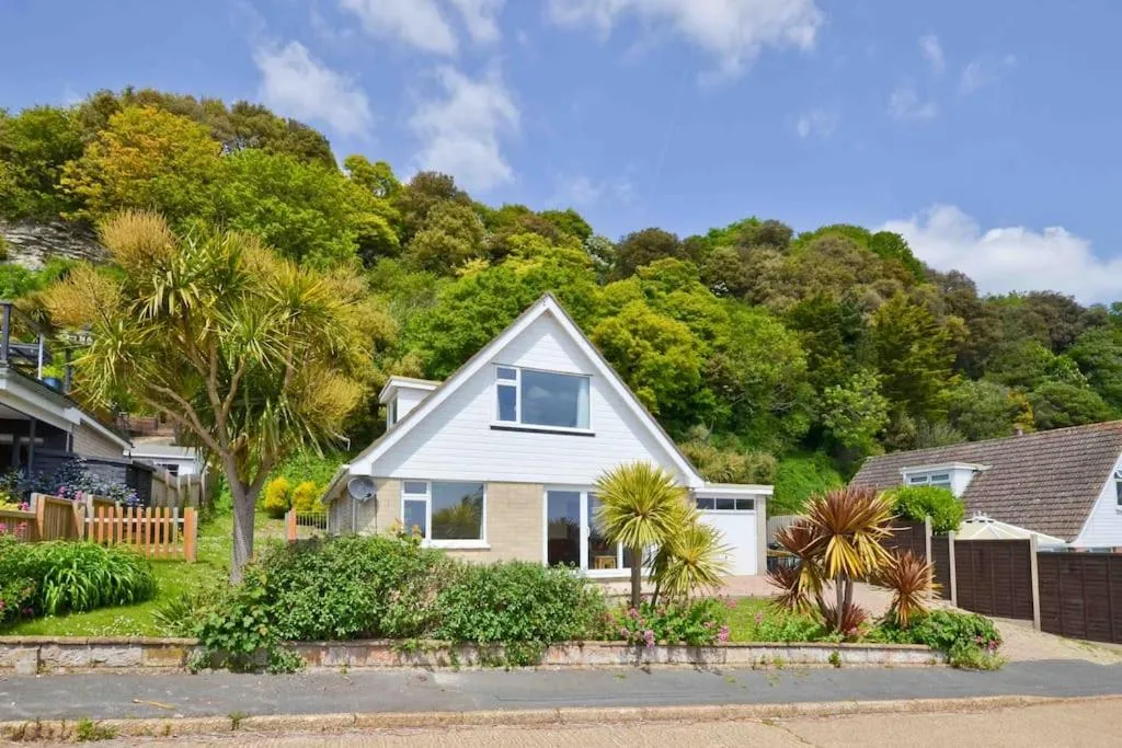 Image 1 of Tara, Spacious Family Home, Wonderful Sea Views