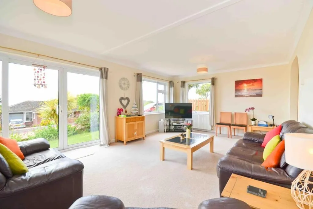 Image 6 of Tara, Spacious Family Home, Wonderful Sea Views