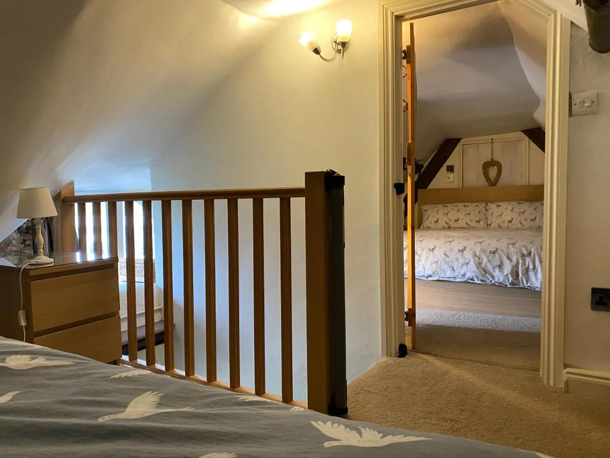 Image 6 of Thatch Cottage, East Boldre nr Beaulieu and Lymington