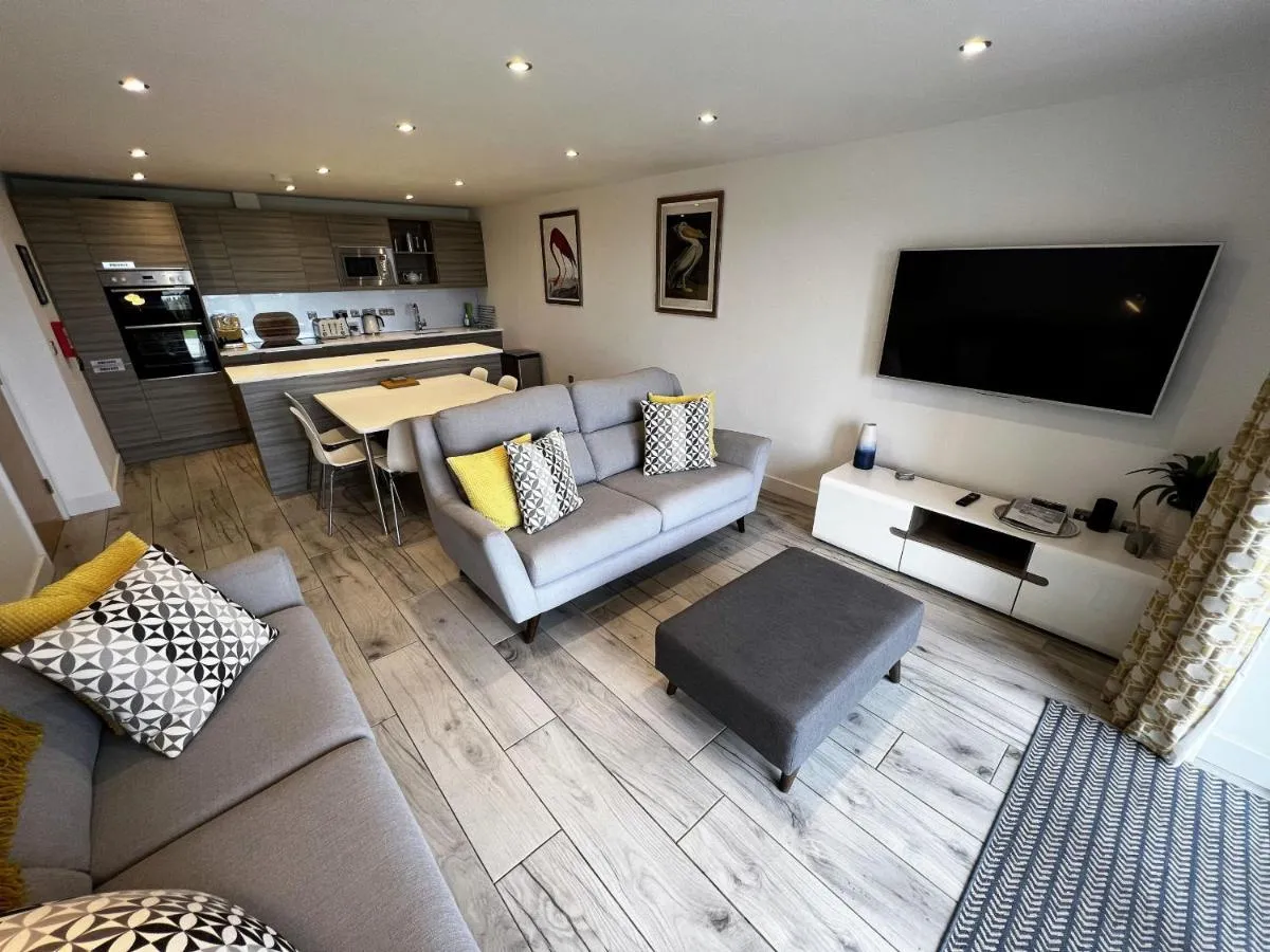 Image 1 of The Beach Retreat – Pet Friendly