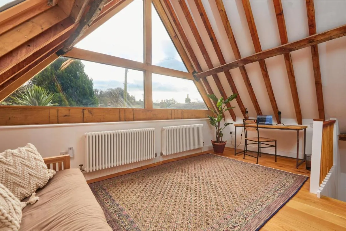 Image 6 of The Coach House, Hambledon