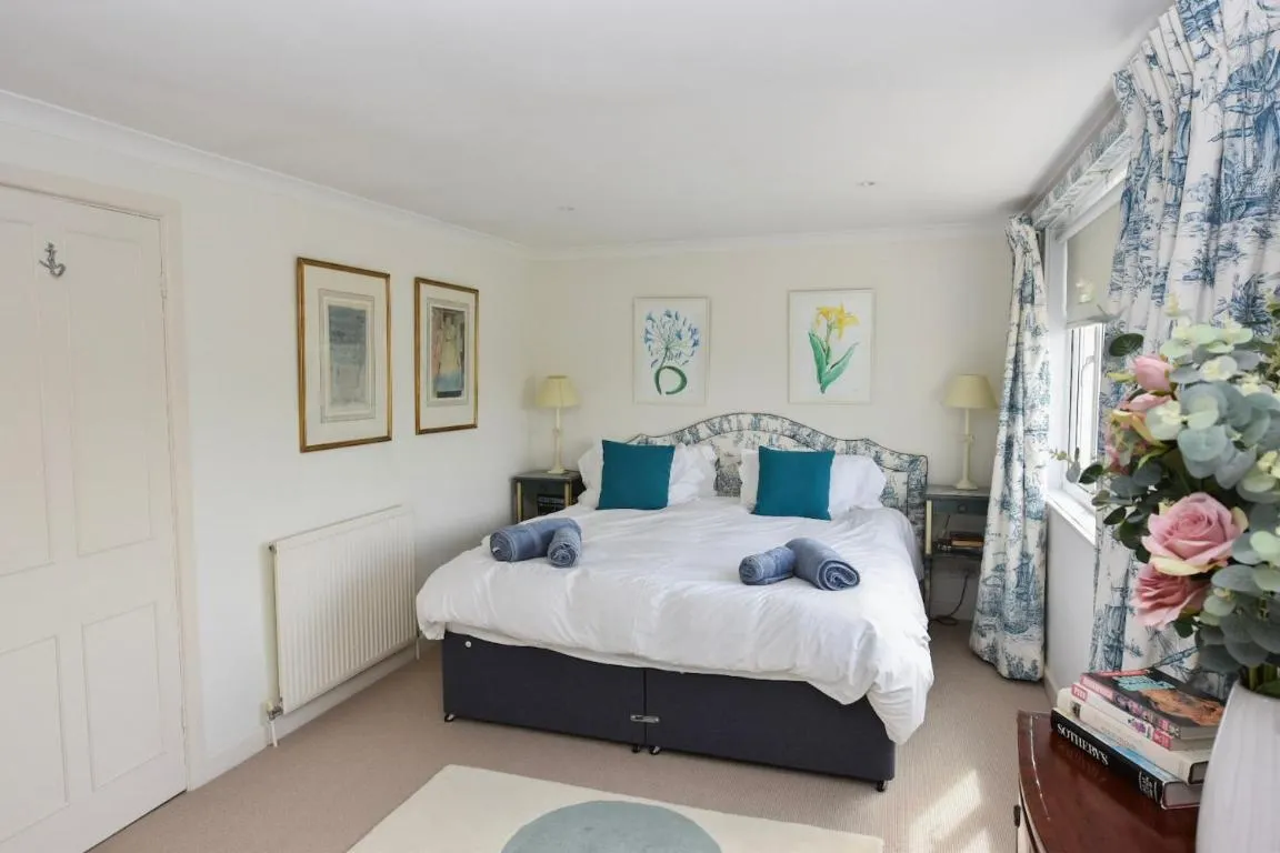 Image of The Cottage a superb family coastal retreat