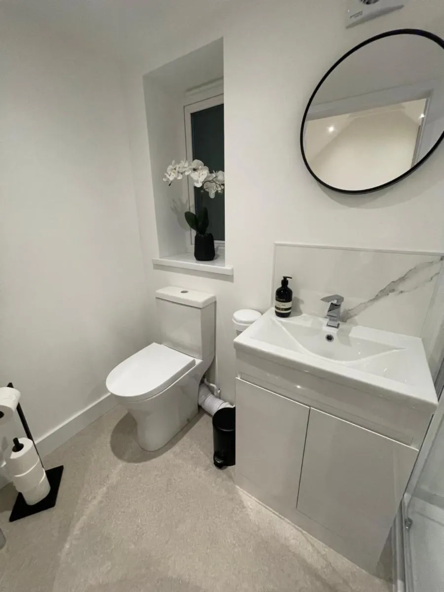 Image 2 of The Lodge Hideaway in Cowes