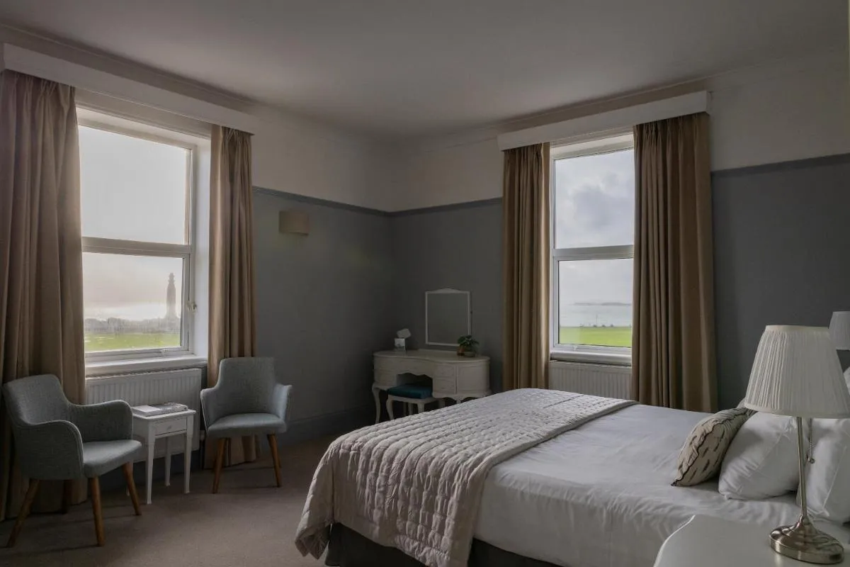 Image 1 of The Queens Hotel