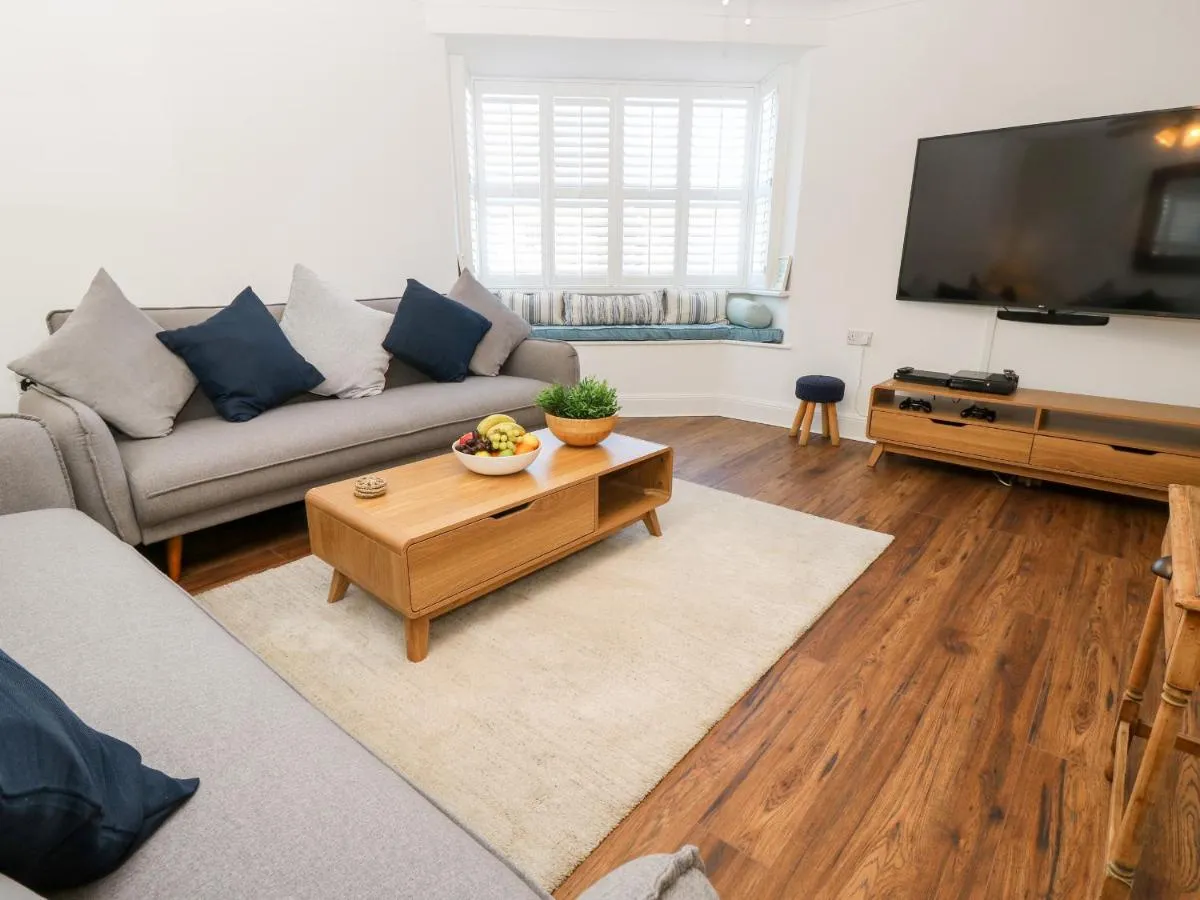 Image 4 of The Snug