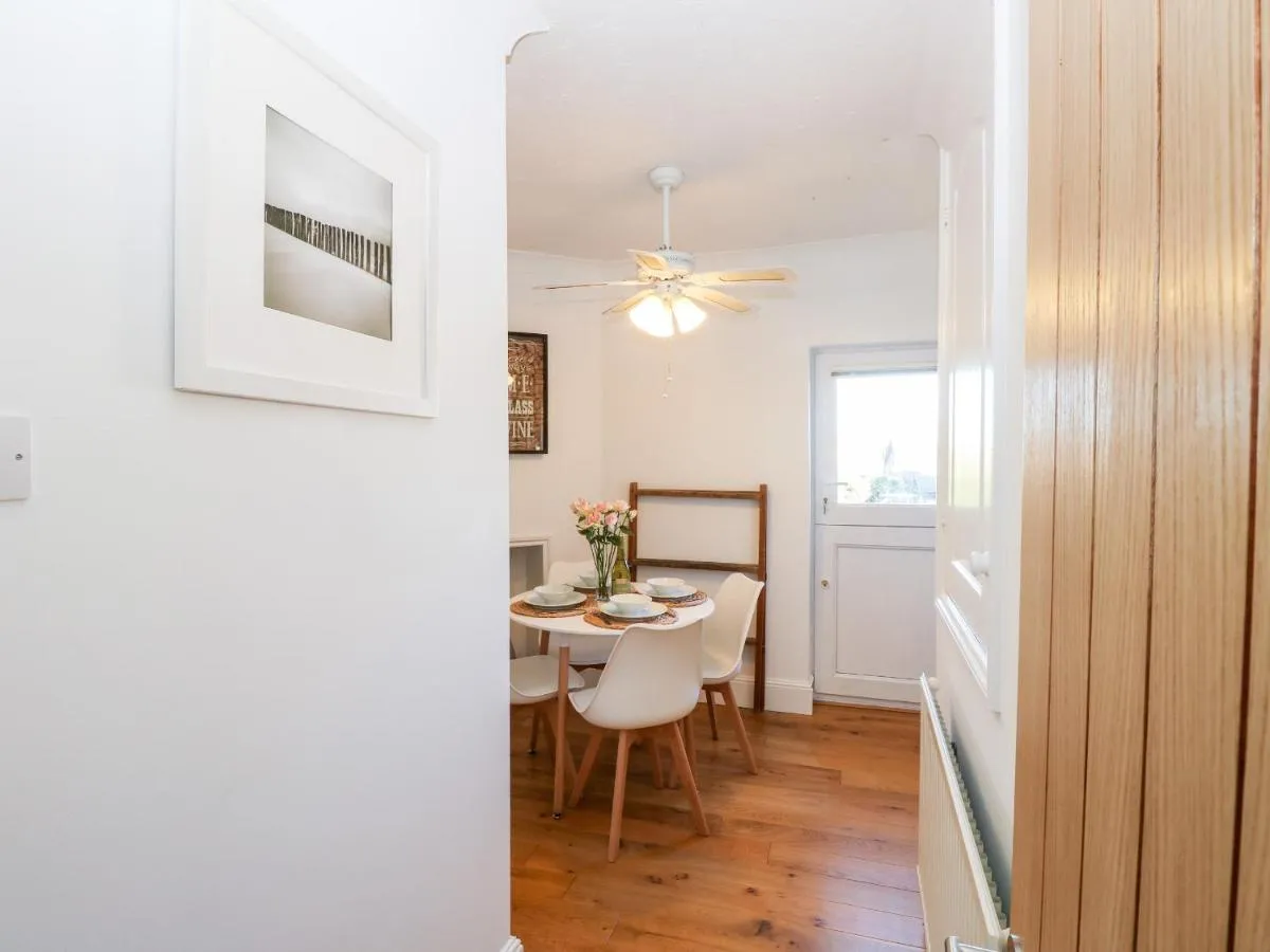 Image 3 of The Snug
