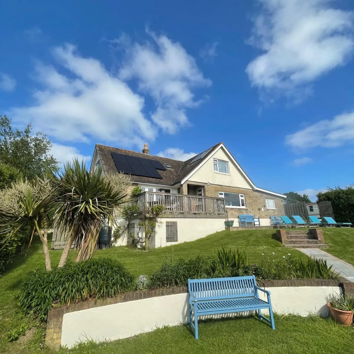 Image 3 of Three Gables, West Wight village house, Sleeps 10