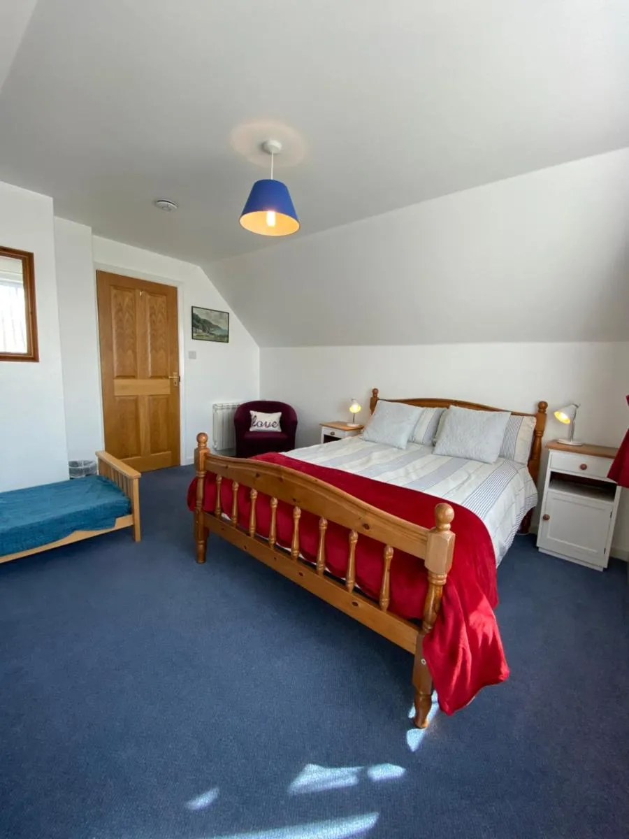 Image 6 of Three Gables, West Wight village house, Sleeps 10
