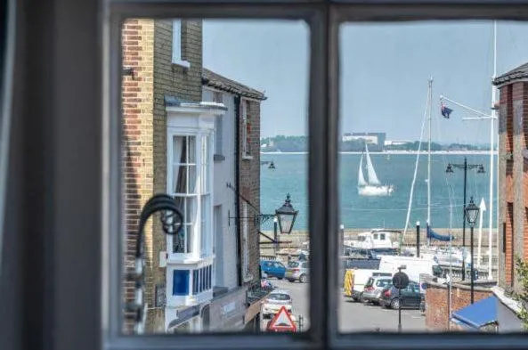 Image 1 of Tower House, Cowes Old Town