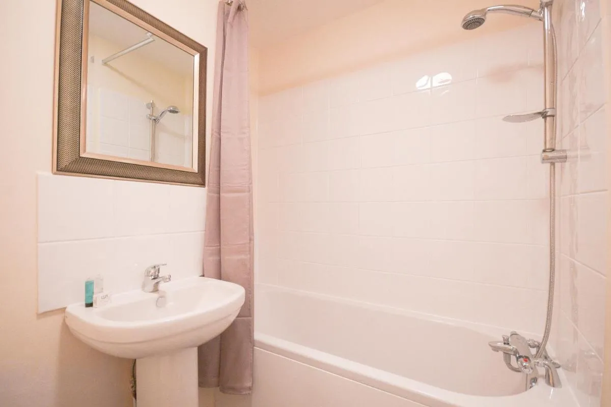 Image 2 of Town or Country – Jessie Terrace House B