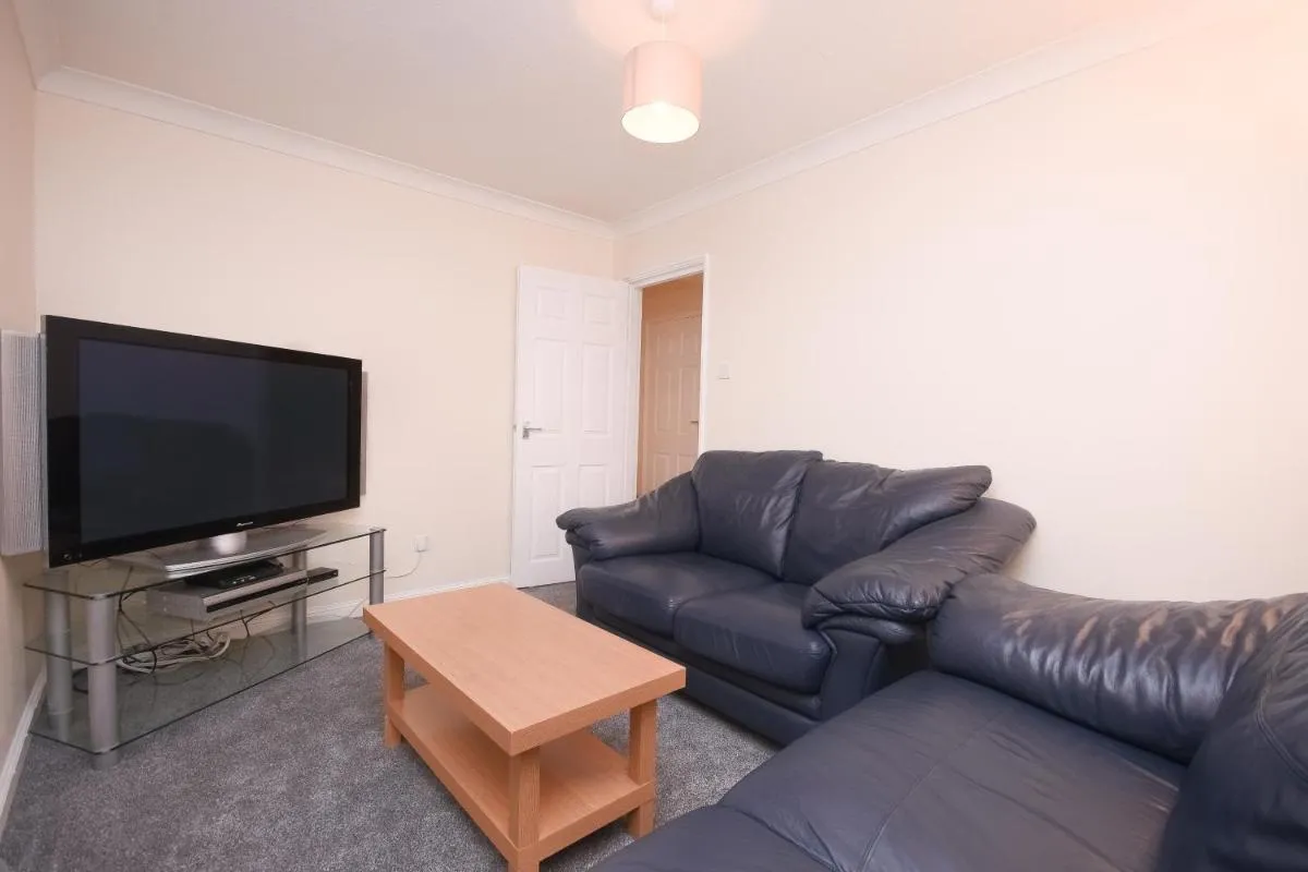 Image 4 of Town or Country – Jessie Terrace House B