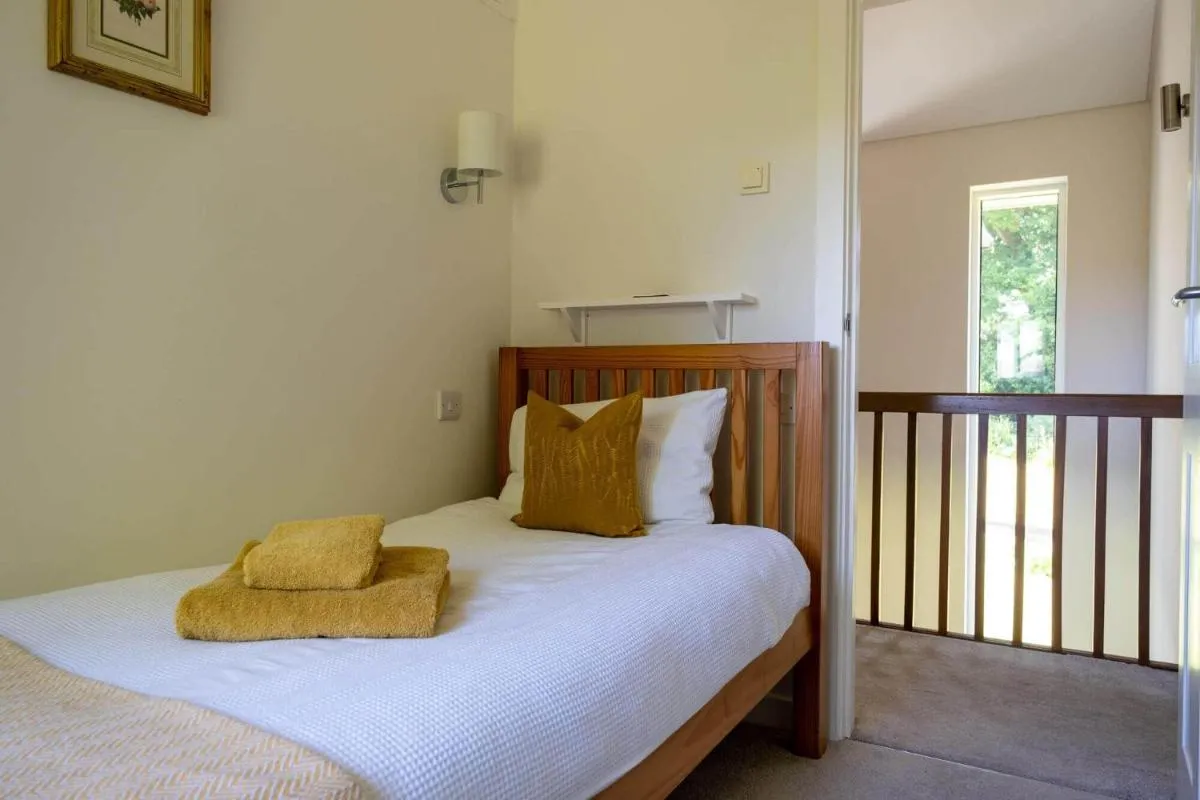 Image 1 of Valley View House