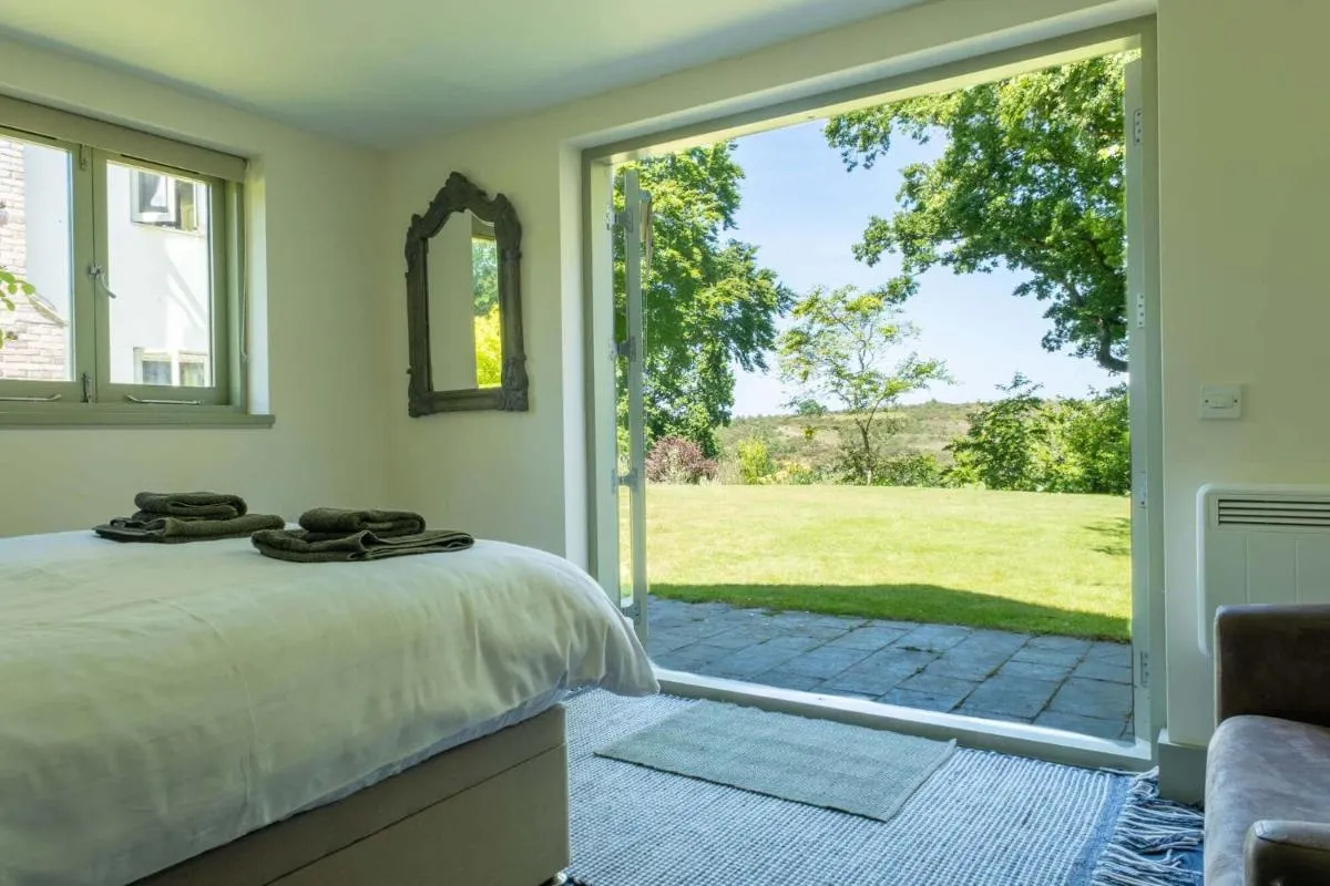 Image 4 of Valley View House