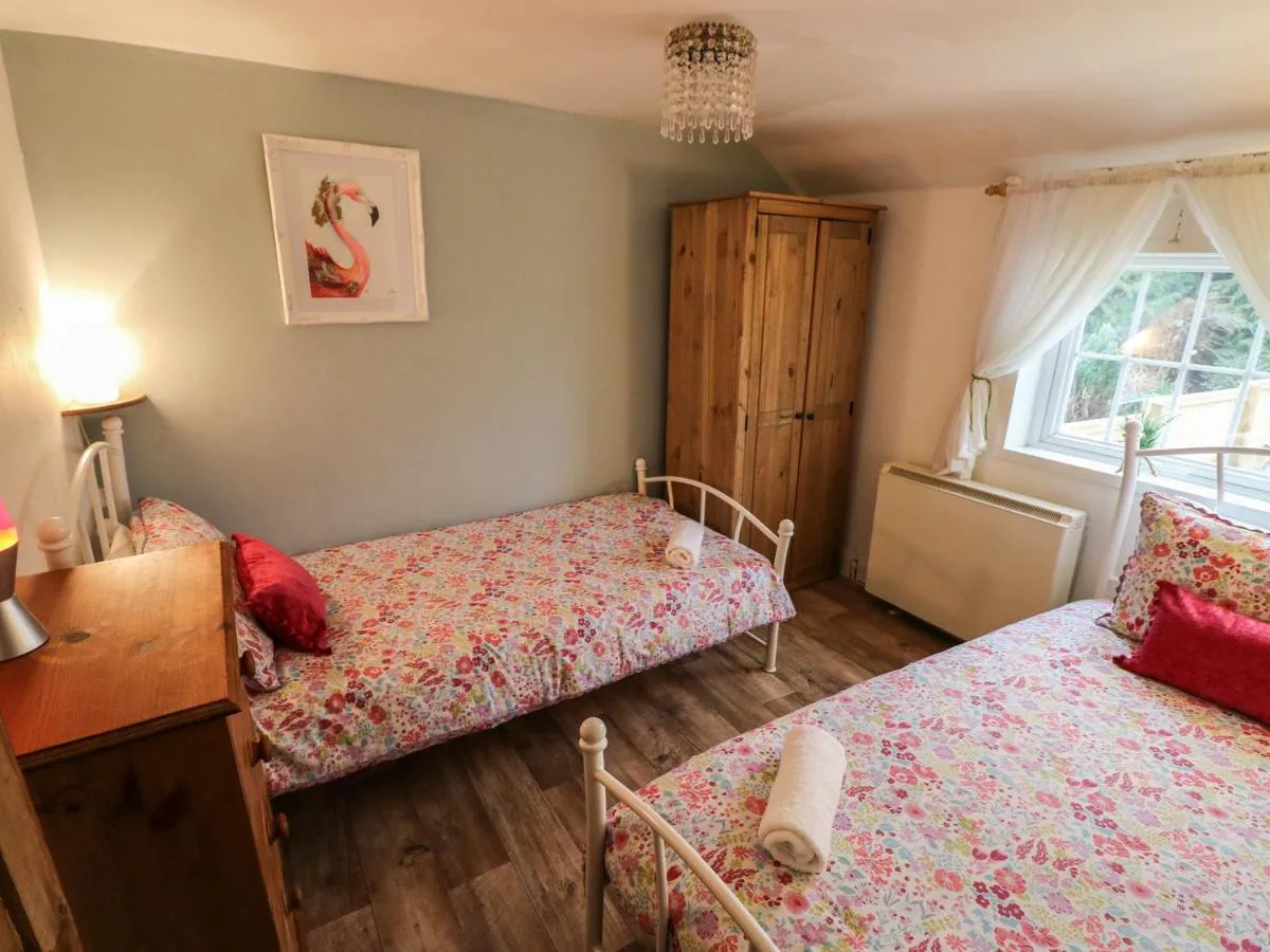 Image 6 of Wee Cot