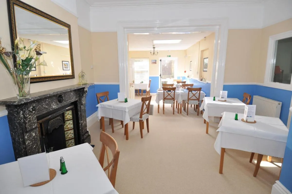Image 3 of Westbury Lodge