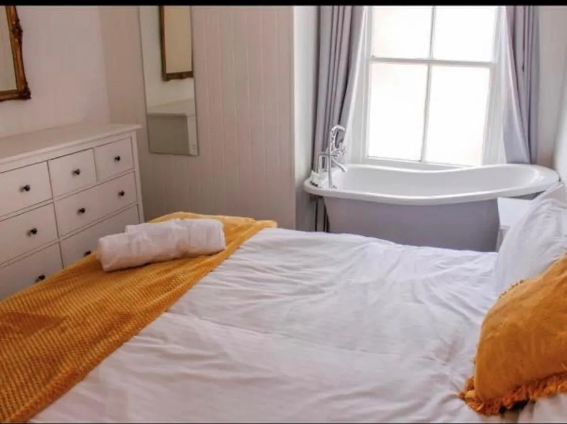 Image 5 of Wheatsheaf Hotel