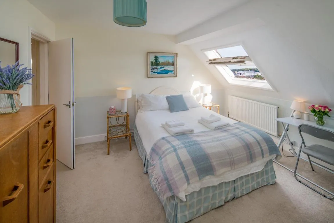 Image of Whole floor apartment with parking and ferry voucher