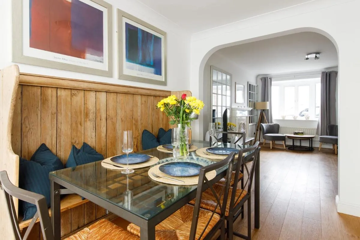 Image 2 of Wonderful Seafront Home – Panoramic Ocean Views