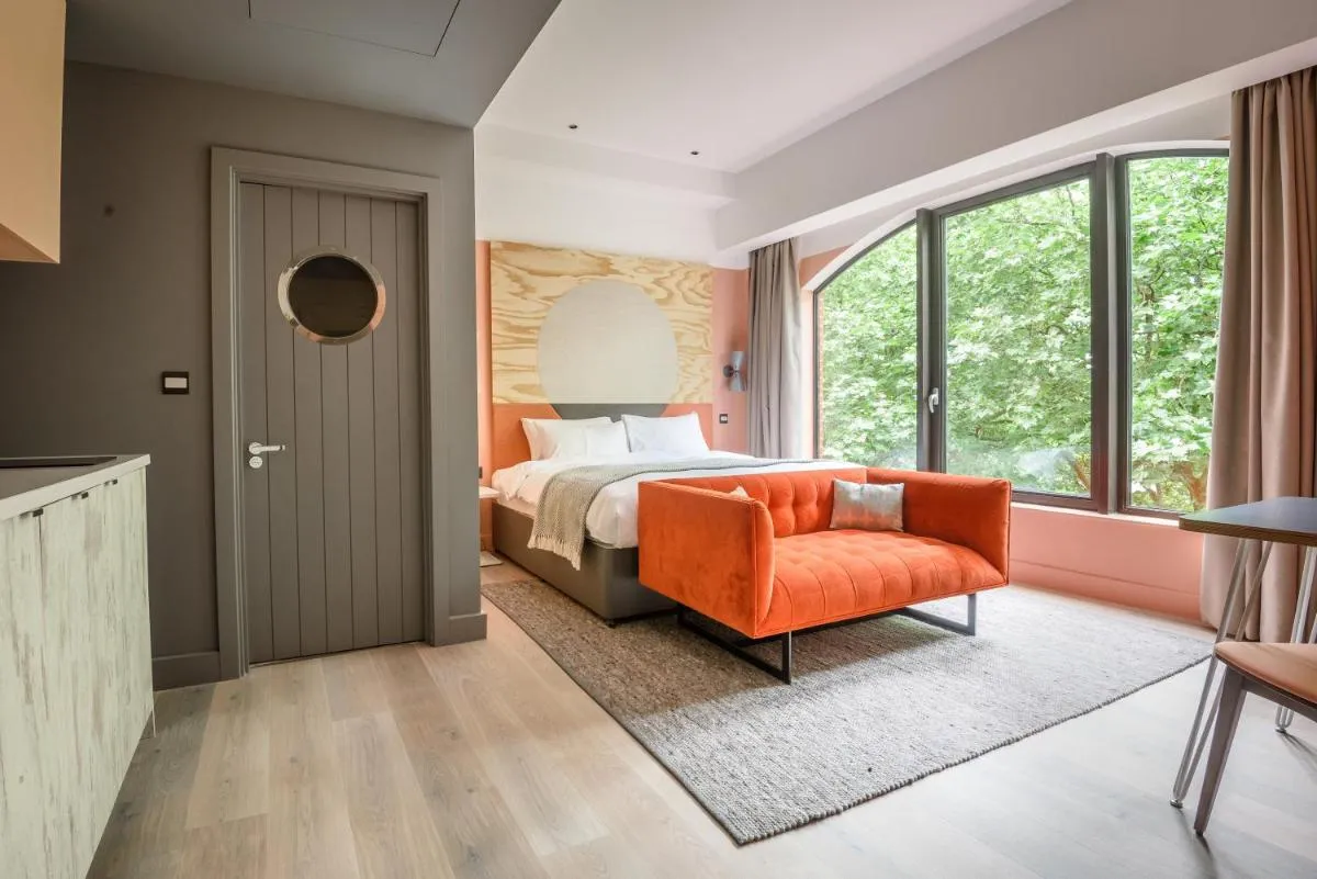 Image 1 of room2 Southampton Hometel