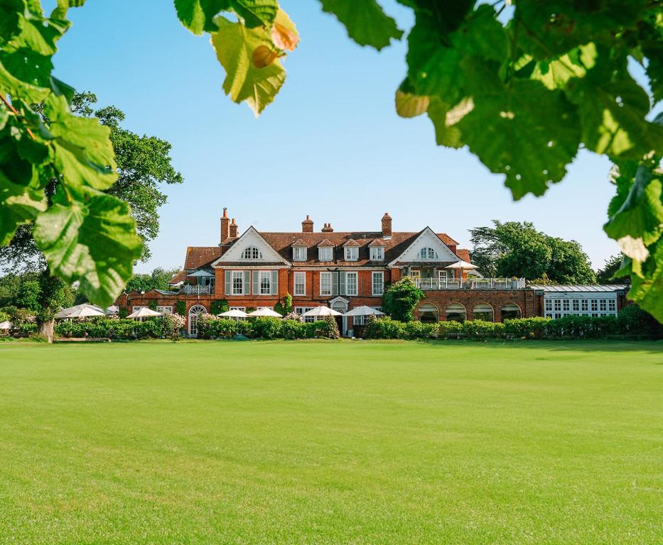 Chewton Glen Hotel – an Iconic Luxury Hotel